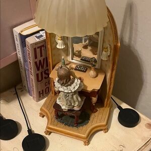 Vintage Vanity Table Lamp with Figurine